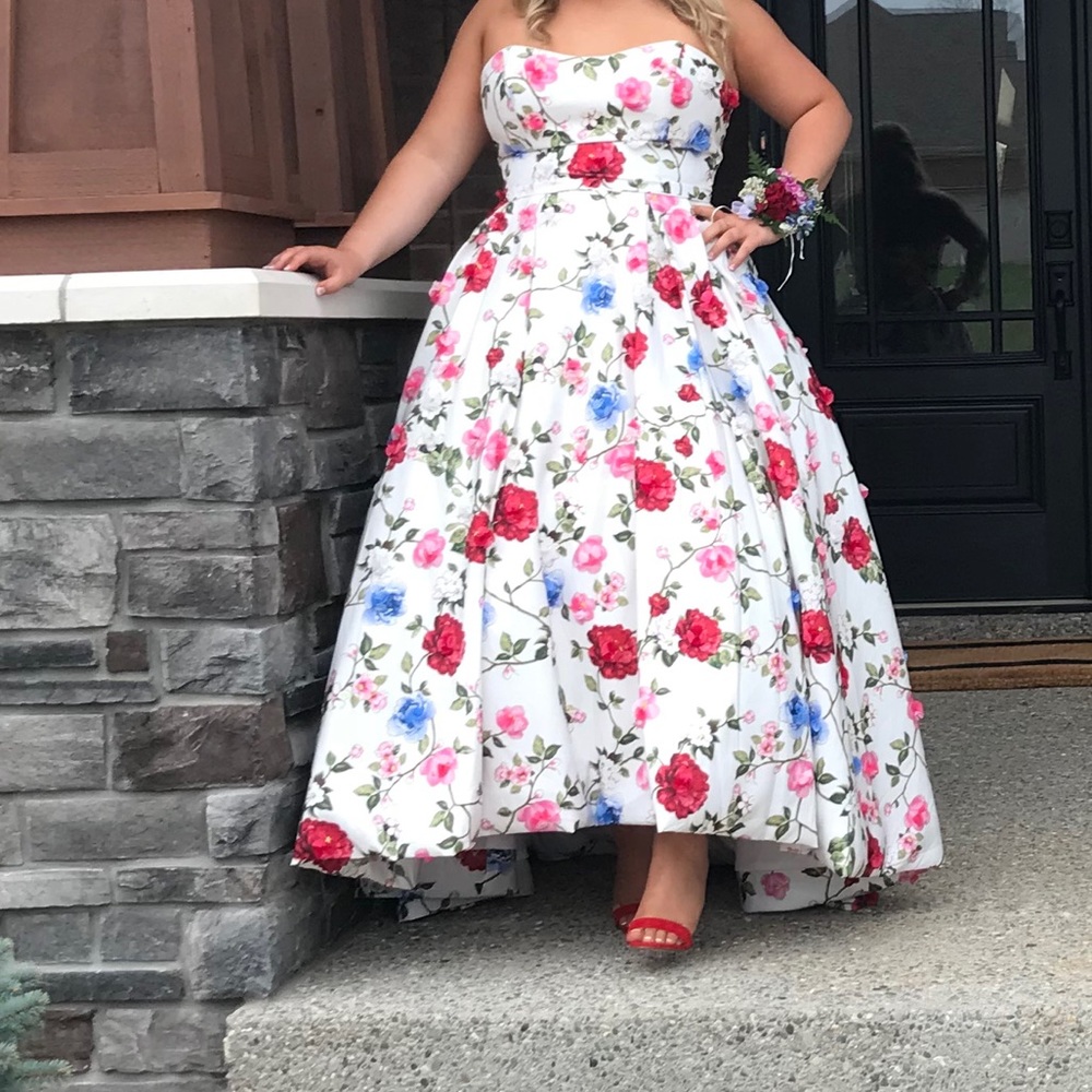 Sherri Hill prom dress